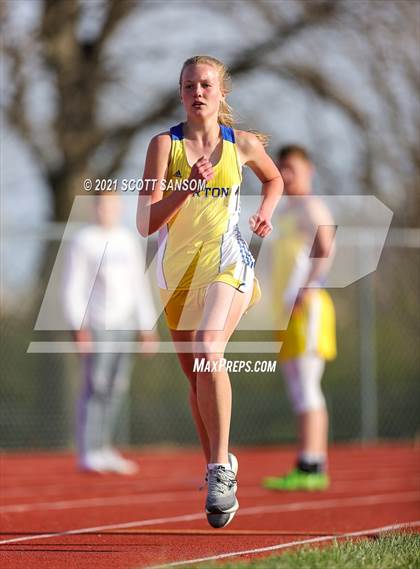 Thumbnail 1 in Phillipsburg Invitational Track Meet photogallery.