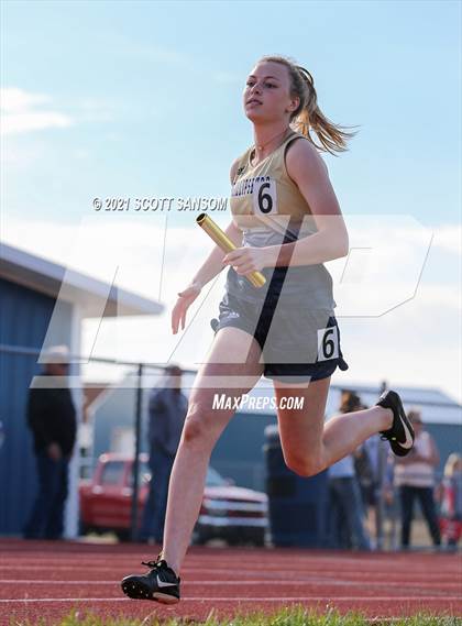 Thumbnail 3 in Phillipsburg Invitational Track Meet photogallery.