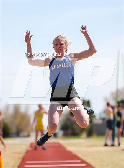 Thumbnail 1 in Phillipsburg Invitational Track Meet photogallery.