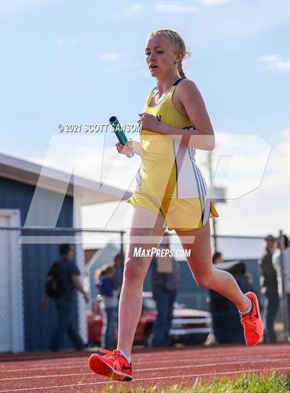 Thumbnail 1 in Phillipsburg Invitational Track Meet photogallery.