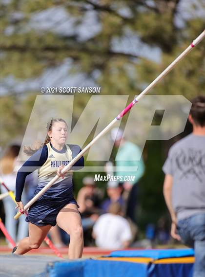 Thumbnail 1 in Phillipsburg Invitational Track Meet photogallery.