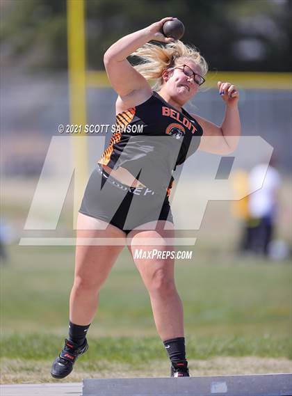 Thumbnail 2 in Phillipsburg Invitational Track Meet photogallery.