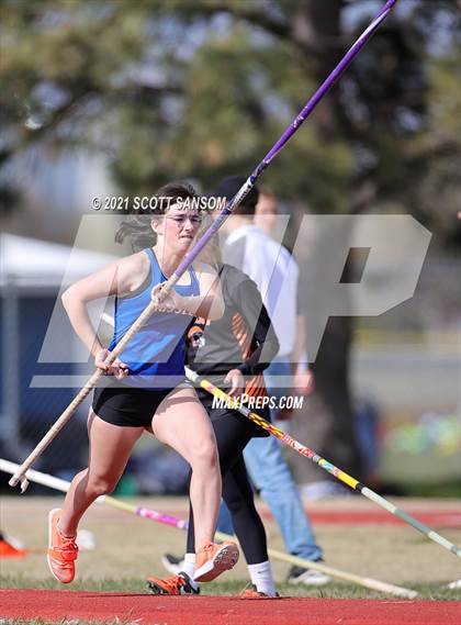 Thumbnail 2 in Phillipsburg Invitational Track Meet photogallery.
