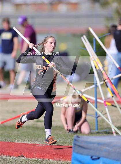 Thumbnail 3 in Phillipsburg Invitational Track Meet photogallery.