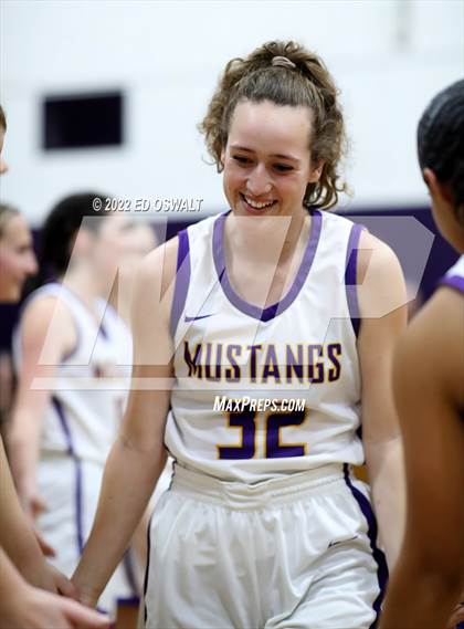 Thumbnail 3 in Fort Bragg @ Middletown (CIF NCS D4 First Round) photogallery.