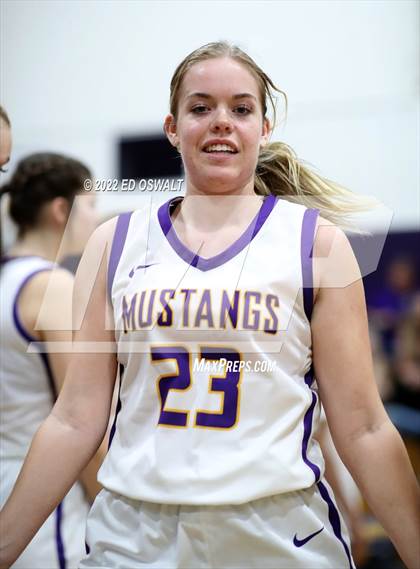Thumbnail 2 in Fort Bragg @ Middletown (CIF NCS D4 First Round) photogallery.