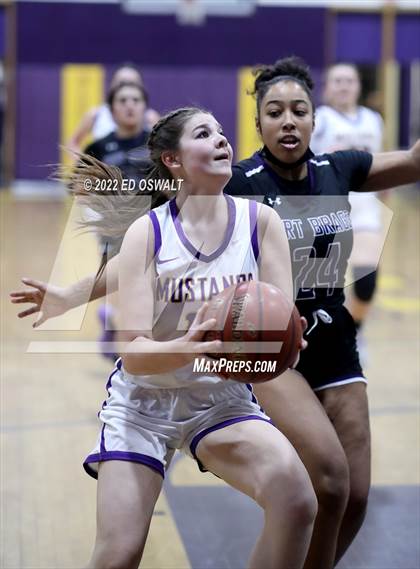 Thumbnail 2 in Fort Bragg @ Middletown (CIF NCS D4 First Round) photogallery.