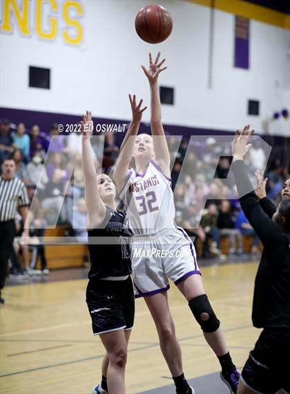 Thumbnail 1 in Fort Bragg @ Middletown (CIF NCS D4 First Round) photogallery.