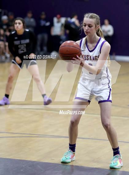 Thumbnail 3 in Fort Bragg @ Middletown (CIF NCS D4 First Round) photogallery.
