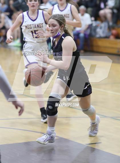 Thumbnail 3 in Fort Bragg @ Middletown (CIF NCS D4 First Round) photogallery.