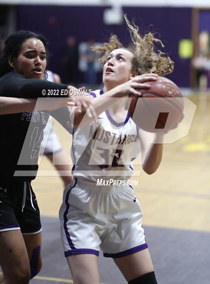 Thumbnail 1 in Fort Bragg @ Middletown (CIF NCS D4 First Round) photogallery.