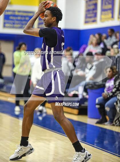 Thumbnail 1 in Caddo Mills vs. Bonham (62'nd Leonard Holiday Tournament) photogallery.