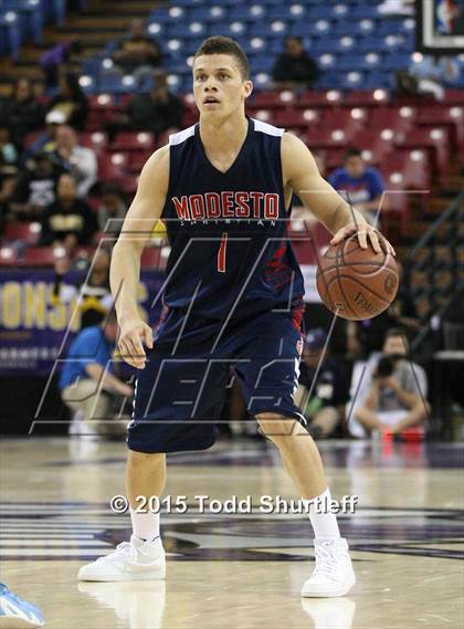 Thumbnail 3 in Modesto Christian vs. Bishop O'Dowd (CIF NorCal Regional Open Division Final) photogallery.