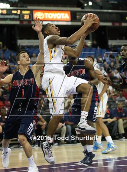 Thumbnail 2 in Modesto Christian vs. Bishop O'Dowd (CIF NorCal Regional Open Division Final) photogallery.