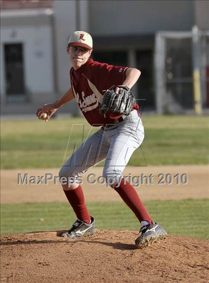Thumbnail 1 in La Serna @ Whittier photogallery.