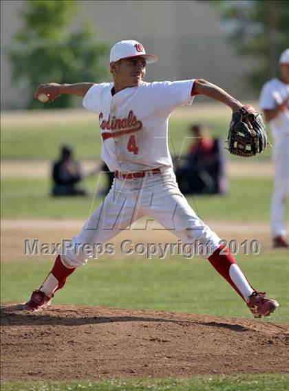 Thumbnail 2 in La Serna @ Whittier photogallery.