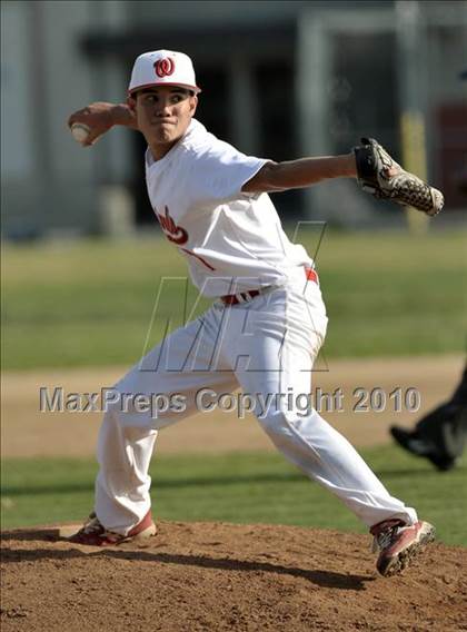 Thumbnail 2 in La Serna @ Whittier photogallery.