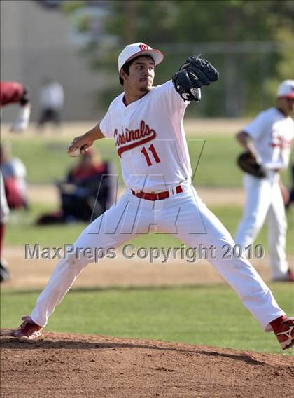 Thumbnail 2 in La Serna @ Whittier photogallery.