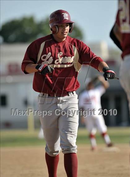 Thumbnail 1 in La Serna @ Whittier photogallery.