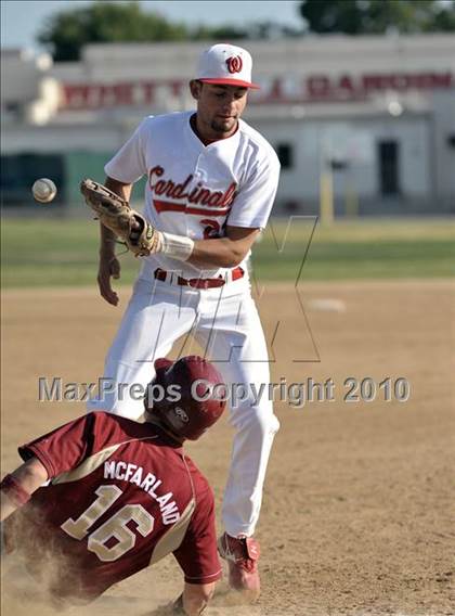 Thumbnail 3 in La Serna @ Whittier photogallery.