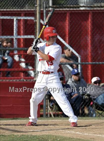 Thumbnail 1 in La Serna @ Whittier photogallery.