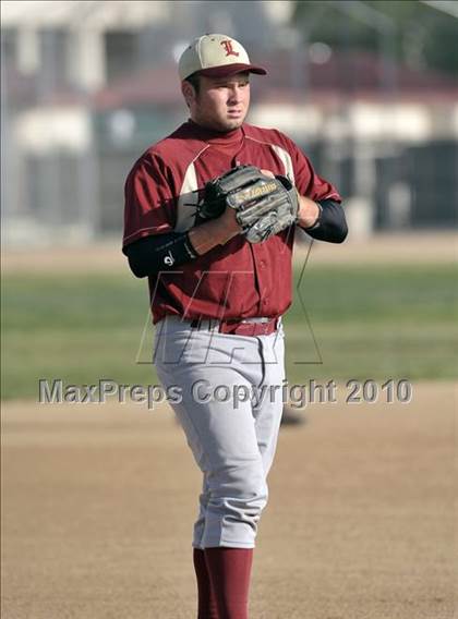 Thumbnail 3 in La Serna @ Whittier photogallery.