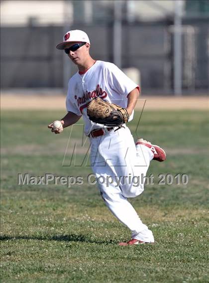 Thumbnail 2 in La Serna @ Whittier photogallery.