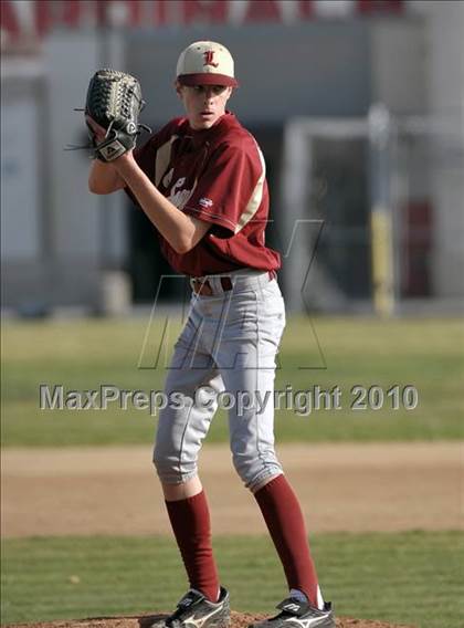 Thumbnail 3 in La Serna @ Whittier photogallery.