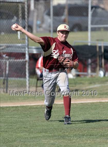 Thumbnail 2 in La Serna @ Whittier photogallery.
