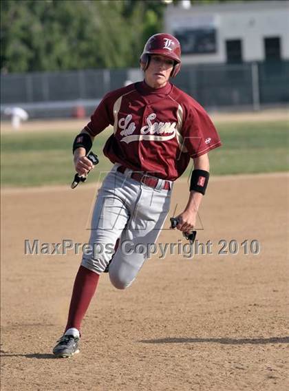 Thumbnail 2 in La Serna @ Whittier photogallery.