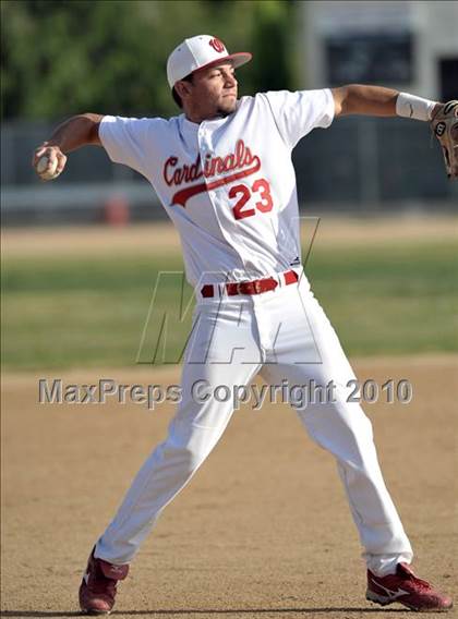 Thumbnail 1 in La Serna @ Whittier photogallery.