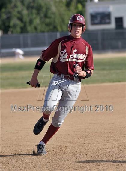 Thumbnail 1 in La Serna @ Whittier photogallery.