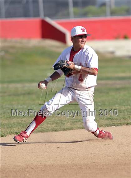Thumbnail 1 in La Serna @ Whittier photogallery.