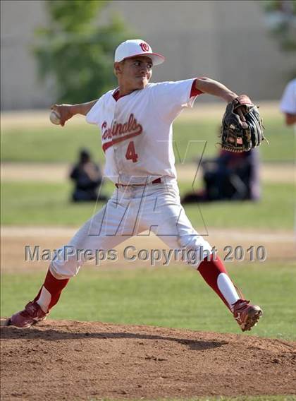 Thumbnail 2 in La Serna @ Whittier photogallery.