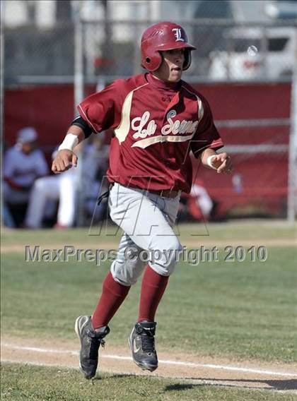 Thumbnail 3 in La Serna @ Whittier photogallery.