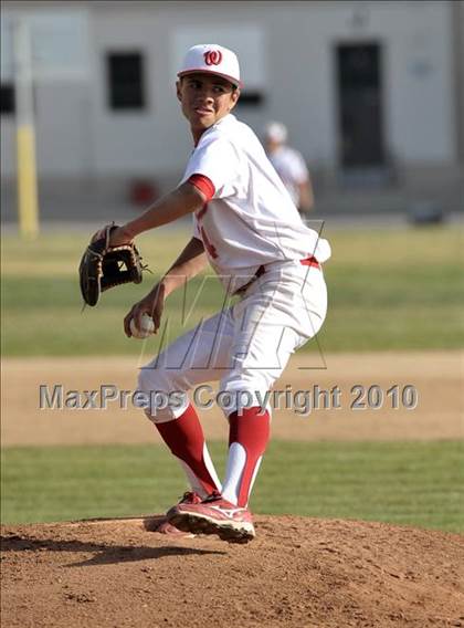 Thumbnail 3 in La Serna @ Whittier photogallery.