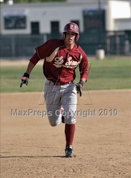 Thumbnail 2 in La Serna @ Whittier photogallery.