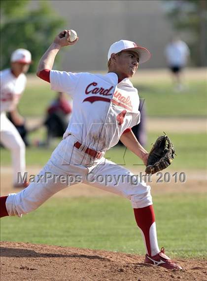 Thumbnail 1 in La Serna @ Whittier photogallery.