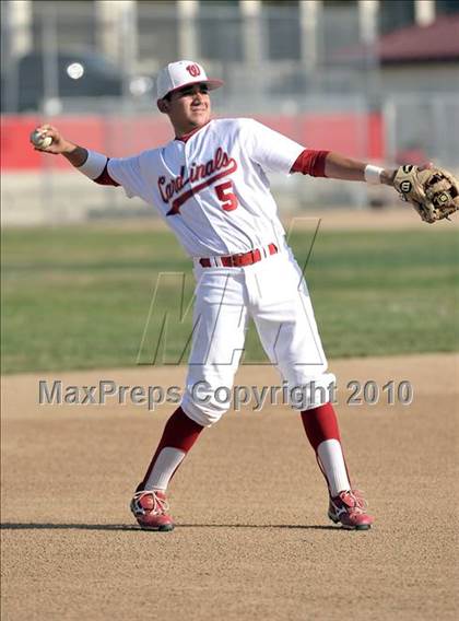 Thumbnail 1 in La Serna @ Whittier photogallery.