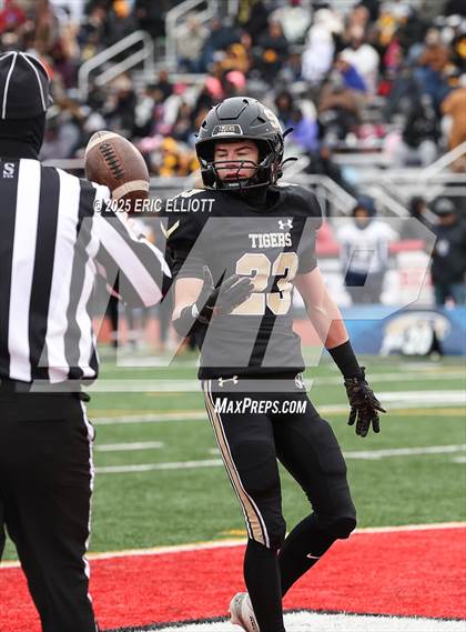 Thumbnail 2 in Farrell vs Southern Columbia Area (PIAA 2A Final) photogallery.