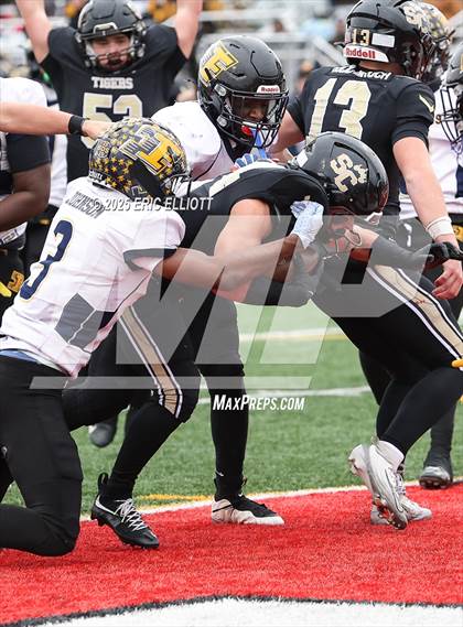 Thumbnail 2 in Farrell vs Southern Columbia Area (PIAA 2A Final) photogallery.