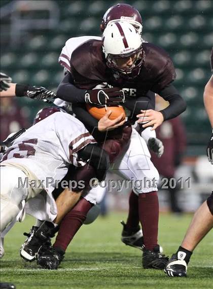 Thumbnail 3 in Dundee vs. Caledonia-Mumford (Section 5 Class D State Qualifier)  photogallery.