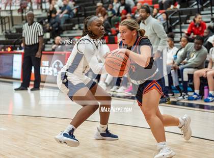 Thumbnail 2 in Silver Creek vs Decatur Central (Paul Loggan Memorial Invite) photogallery.