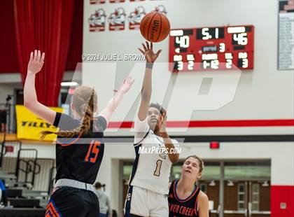 Thumbnail 1 in Silver Creek vs Decatur Central (Paul Loggan Memorial Invite) photogallery.