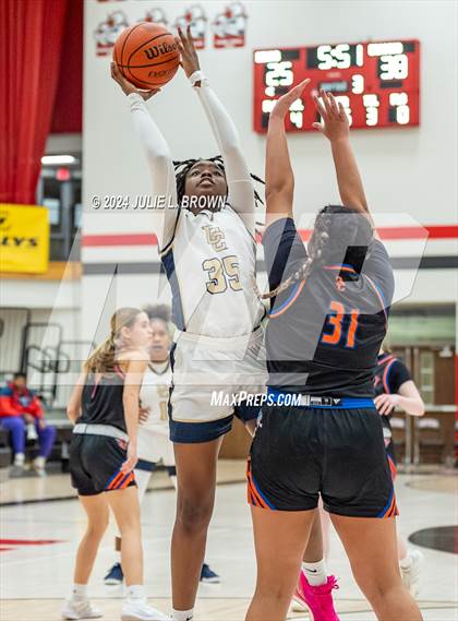 Thumbnail 2 in Silver Creek vs Decatur Central (Paul Loggan Memorial Invite) photogallery.