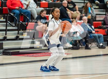 Thumbnail 2 in Silver Creek vs Decatur Central (Paul Loggan Memorial Invite) photogallery.