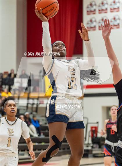 Thumbnail 2 in Silver Creek vs Decatur Central (Paul Loggan Memorial Invite) photogallery.