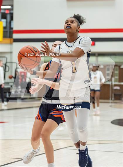 Thumbnail 3 in Silver Creek vs Decatur Central (Paul Loggan Memorial Invite) photogallery.