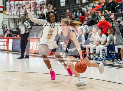 Thumbnail 3 in Silver Creek vs Decatur Central (Paul Loggan Memorial Invite) photogallery.