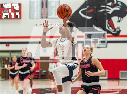 Thumbnail 2 in Silver Creek vs Decatur Central (Paul Loggan Memorial Invite) photogallery.